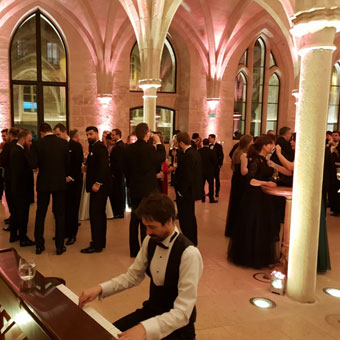 pianist at gala dinner